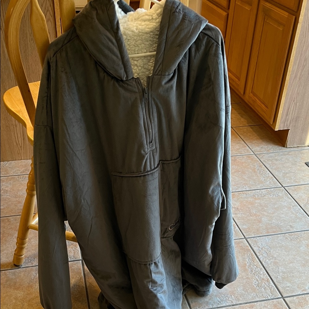 The Comfy wearable blanket